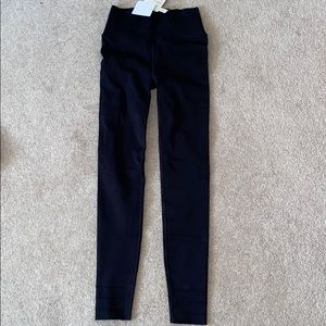 Fabletics High waisted Scalpknit black legging